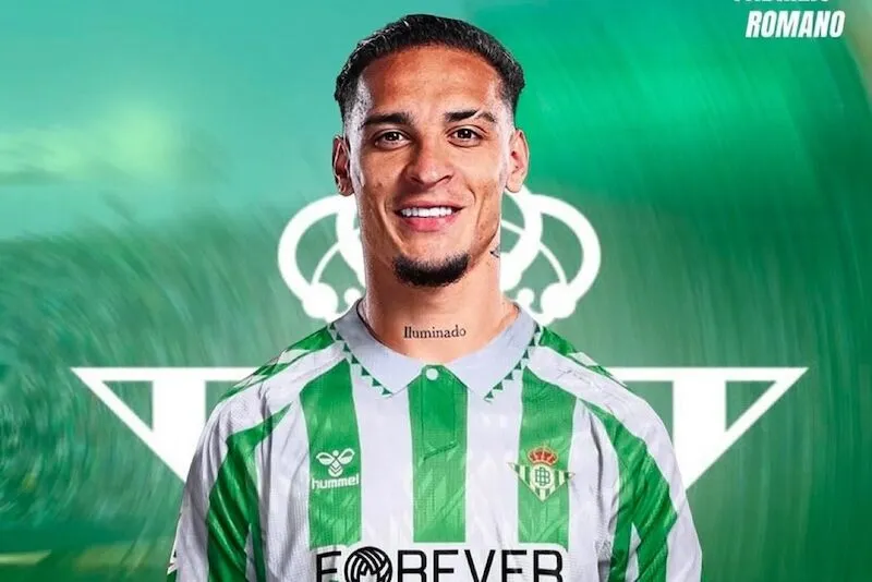 Antony trở lại Betis