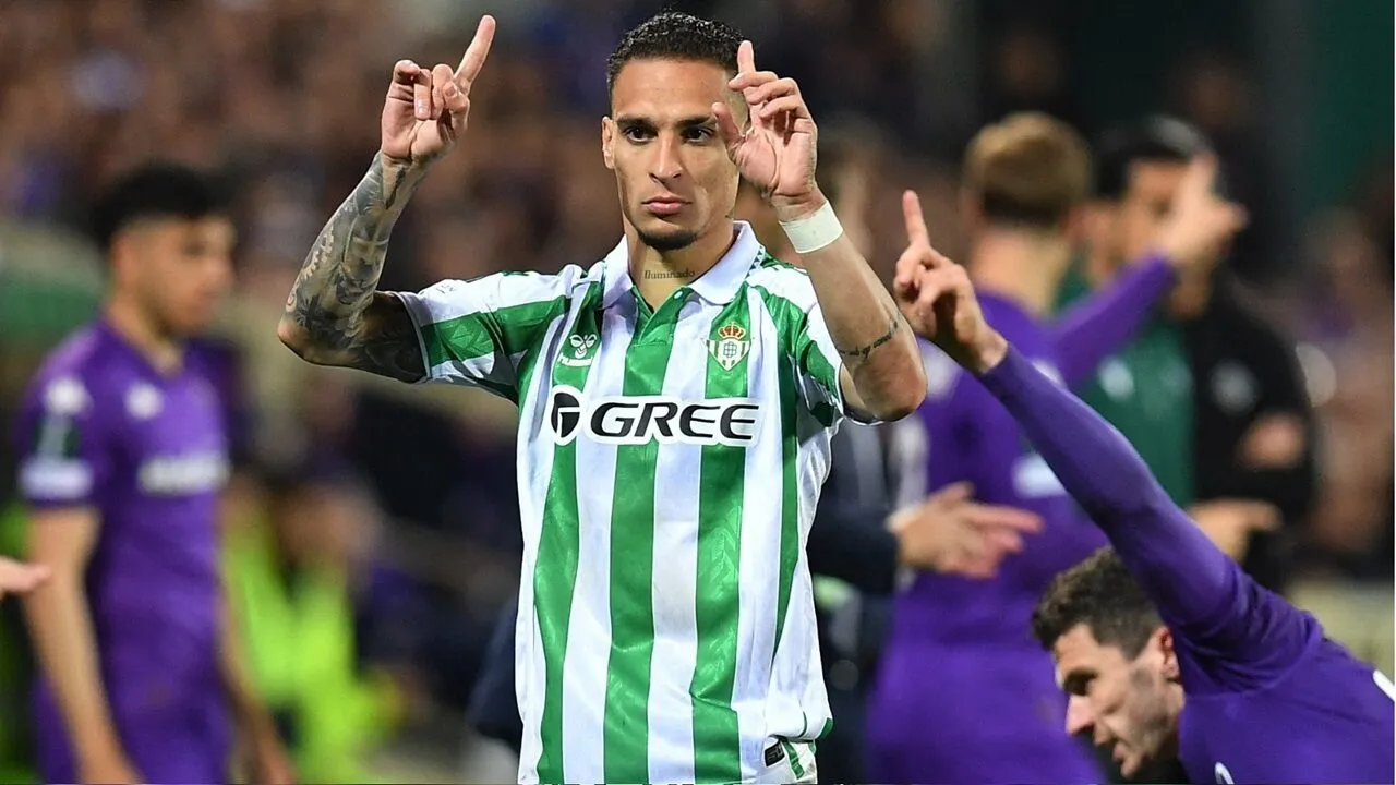 antony man united tiền thưởng Europa Conference League