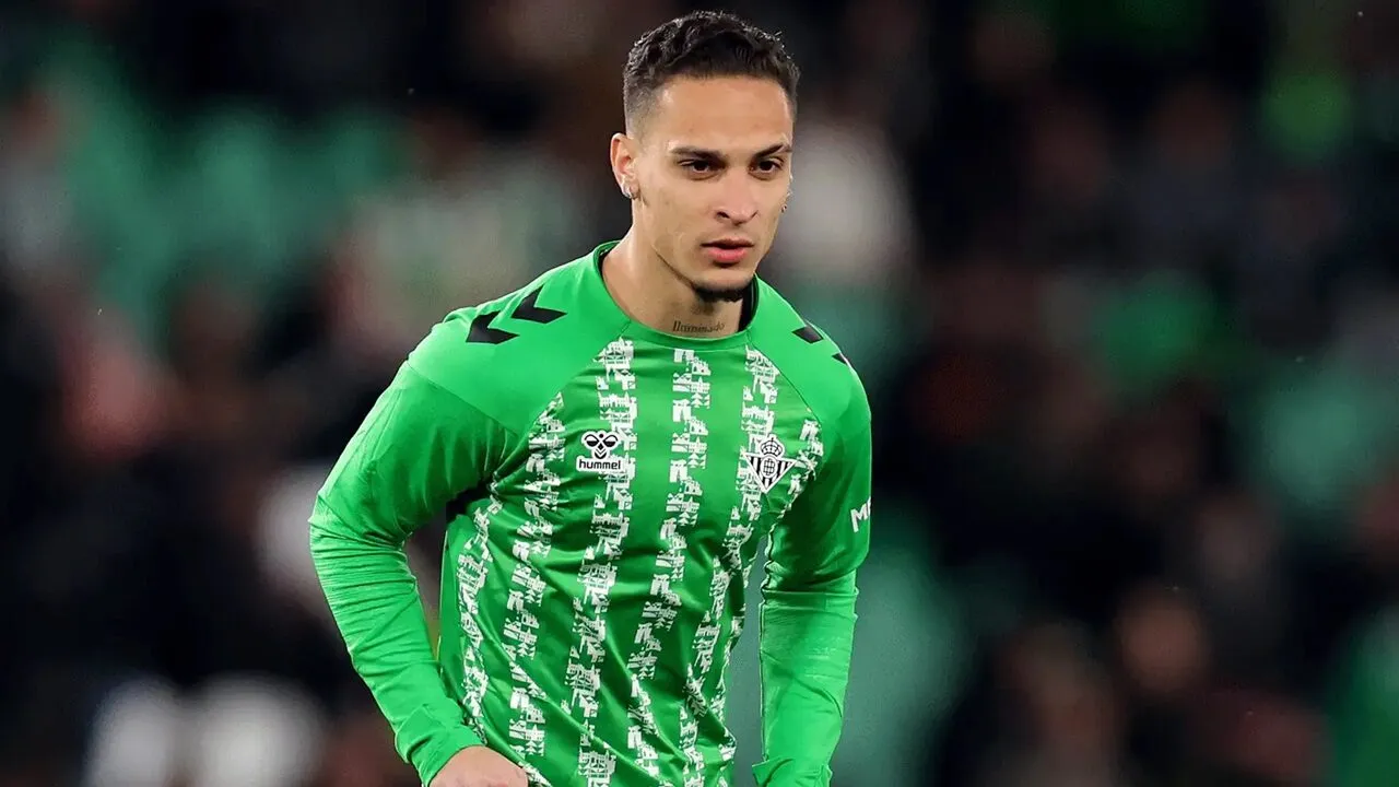 Antony chỉ trích Man Utd
